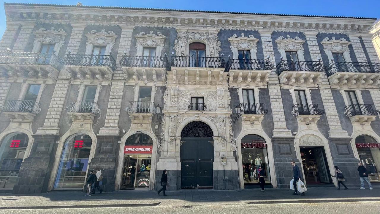 Massa Palace - Centro Storico Катания Екстериор снимка
